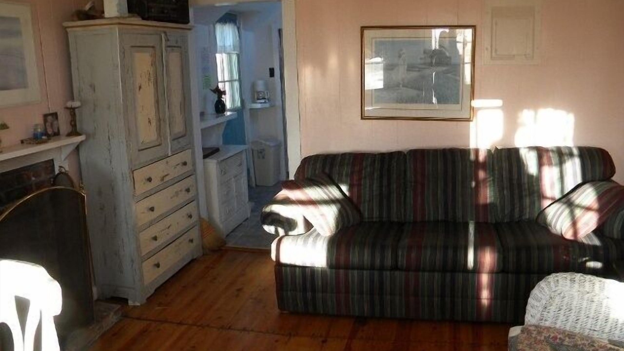 Photo of Livingroom in Truro