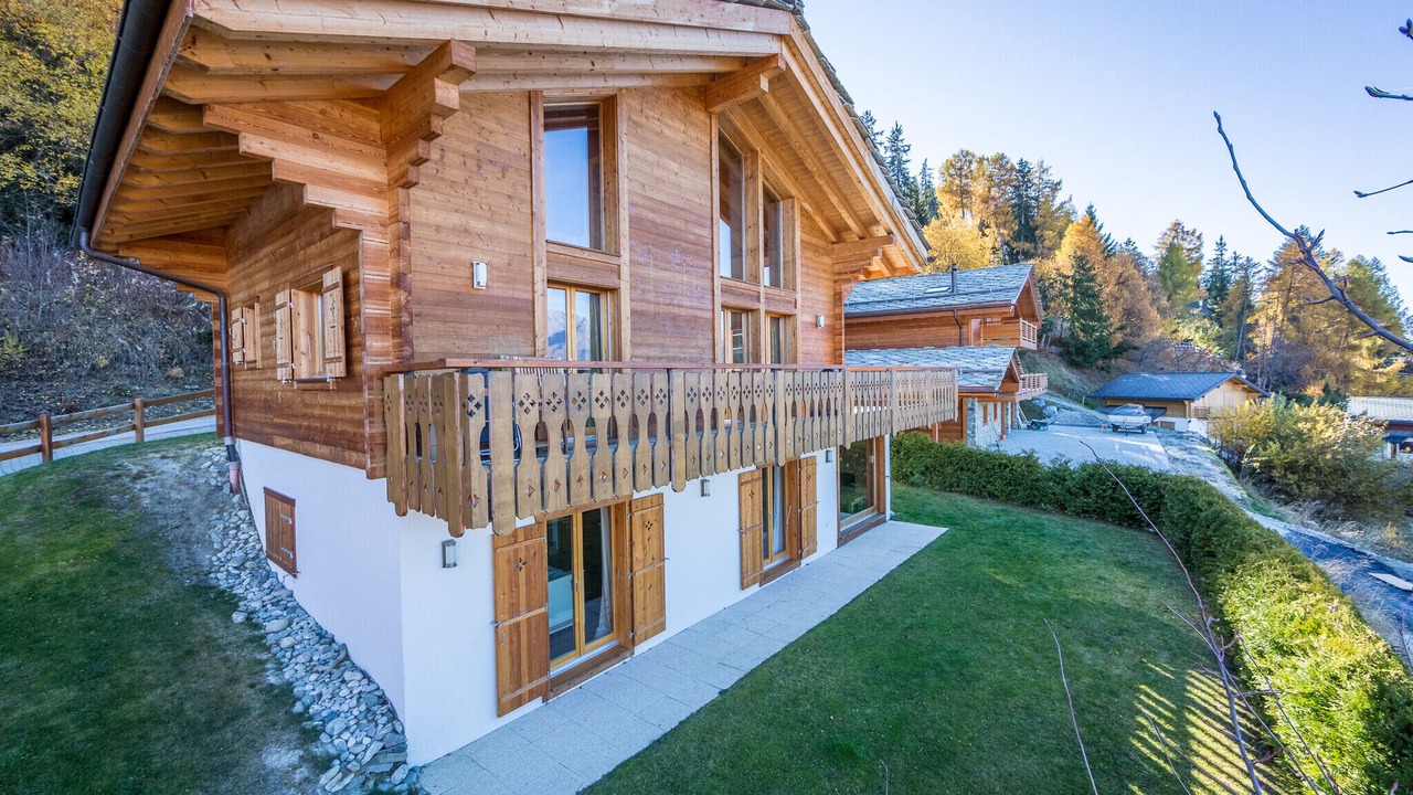 Photo of Outdoor in Saint-Pierre-de-Clages