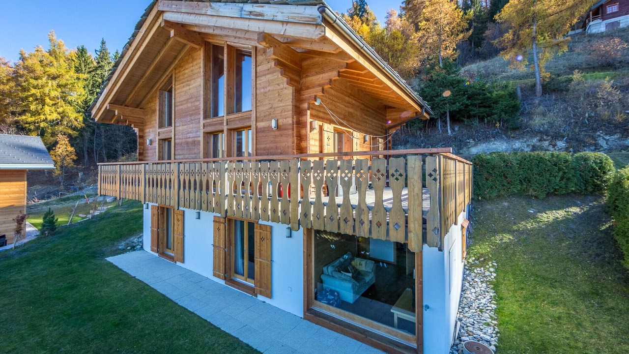 Photo of Outdoor in Saint-Pierre-de-Clages