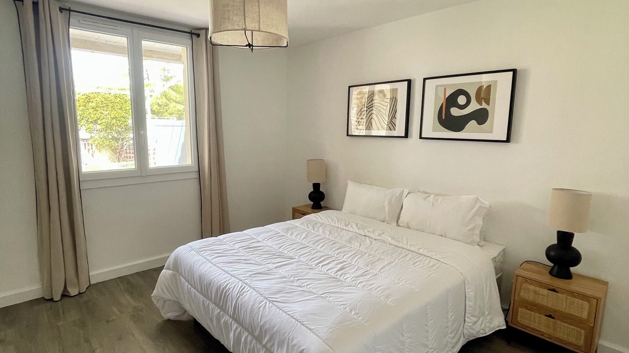 Photo of Bedroom in L'Isle-sur-la-Sorgue