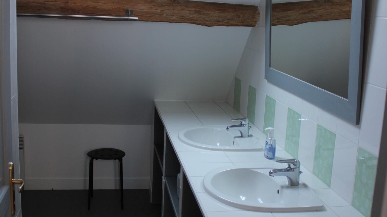 Photo of Bathroom in Ocquerre