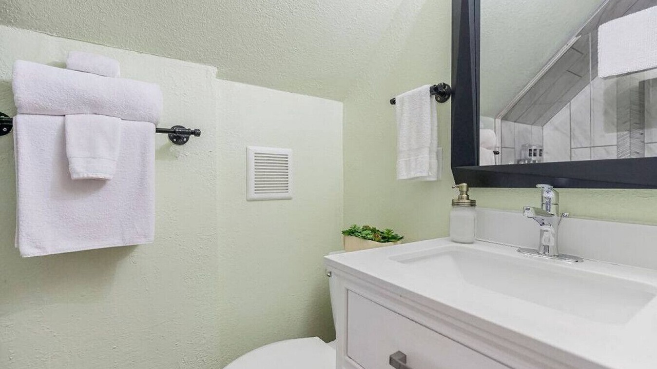 Photo of Bathroom in South Hyde Park