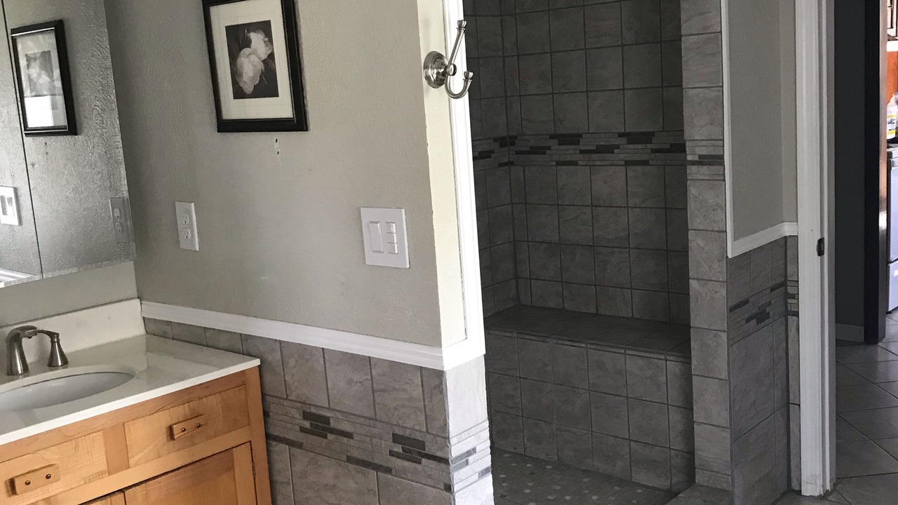 Photo of Bathroom in Grassy Creek