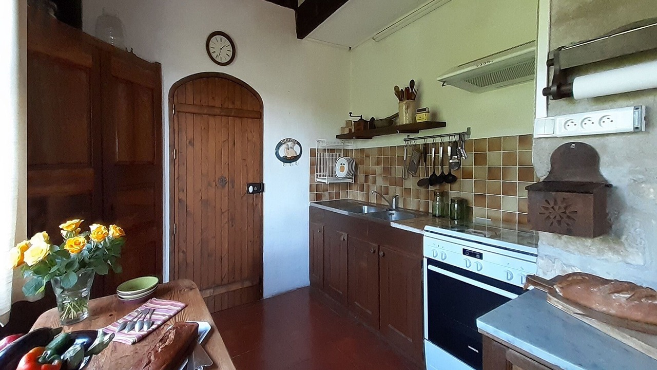 Photo of Kitchen in Saint-Michel-l'Observatoire