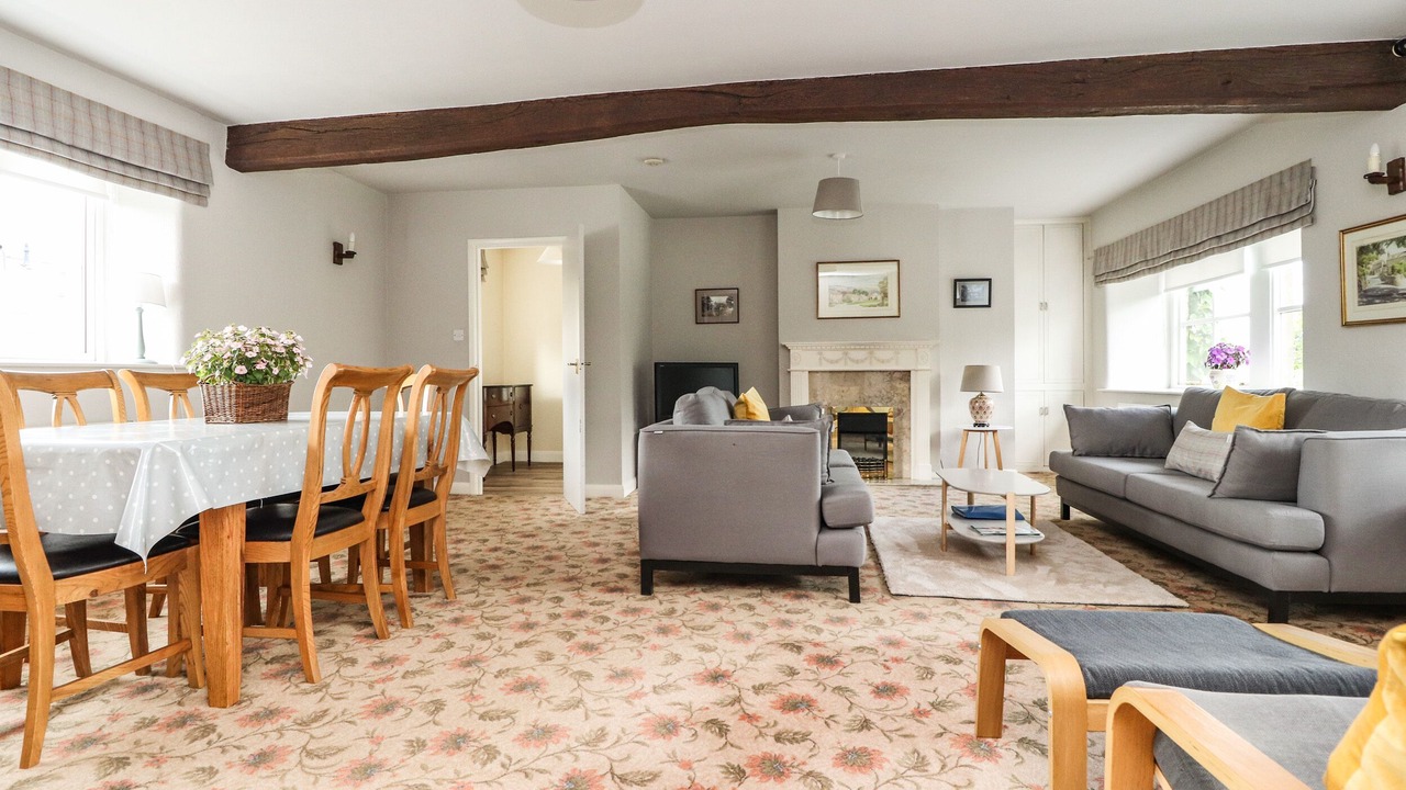 Photo of Livingroom in Carleton