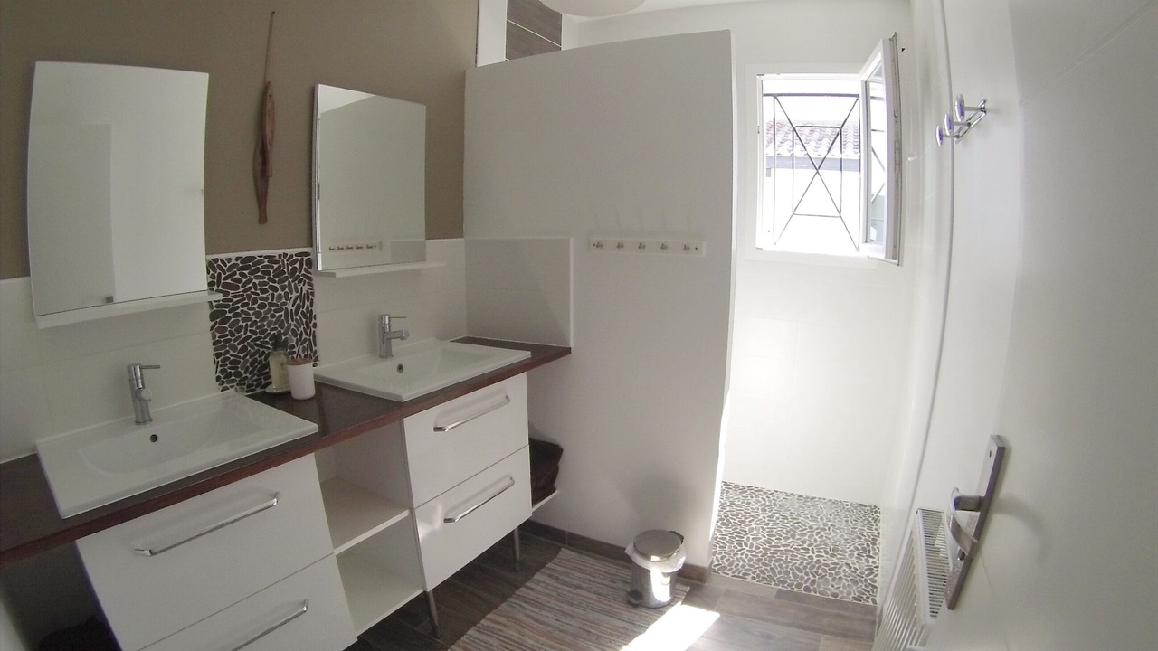 Photo of Bathroom in Tosse