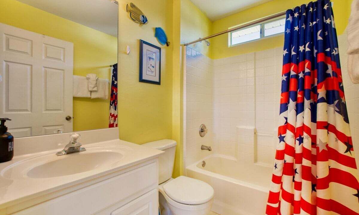 Photo of Bathroom in Beachwalk Isles