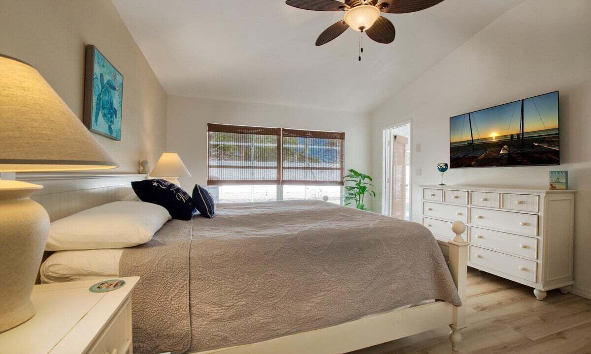 Photo of Bedroom in Beachwalk Isles