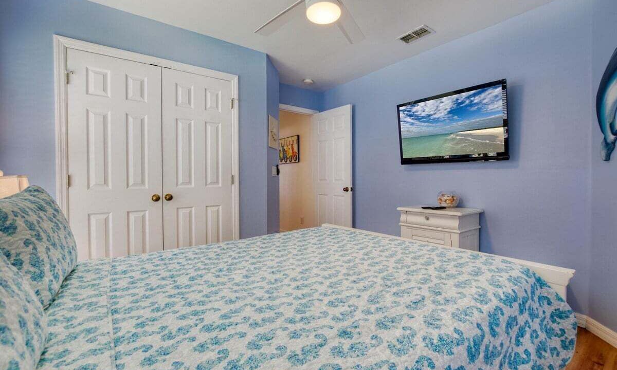 Photo of Bedroom in Beachwalk Isles