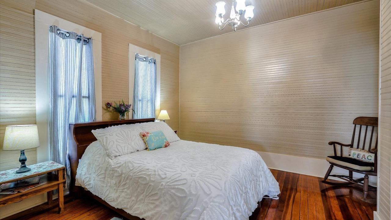 Photo of Bedroom in Lampasas