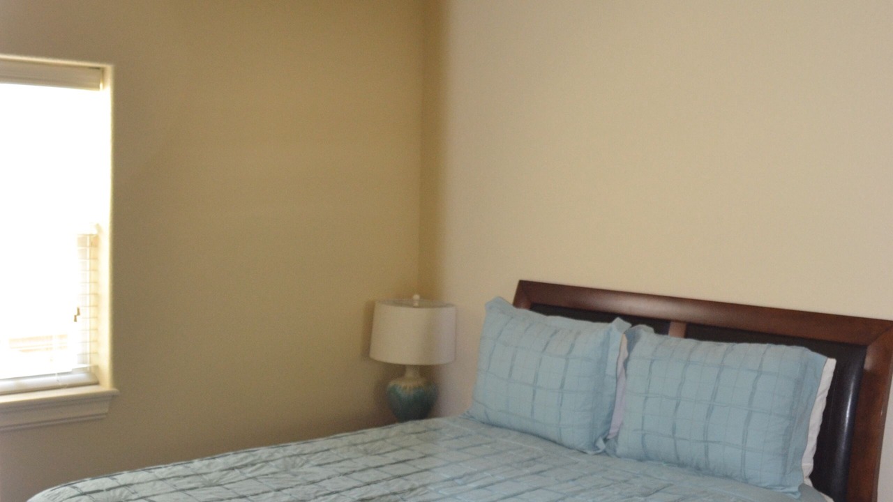 Photo of Bedroom in Grove