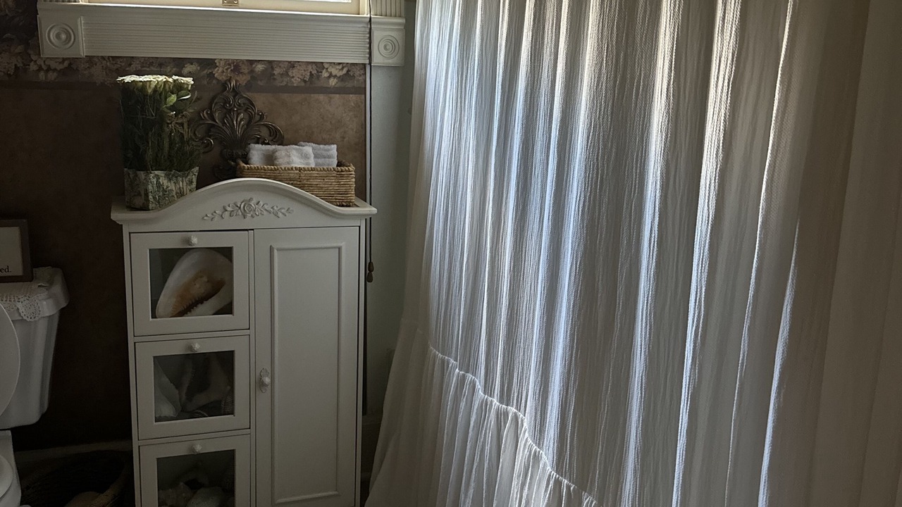 Photo of Bathroom in Abbeville
