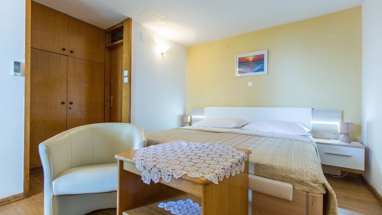 Photo of Bedroom in Brela
