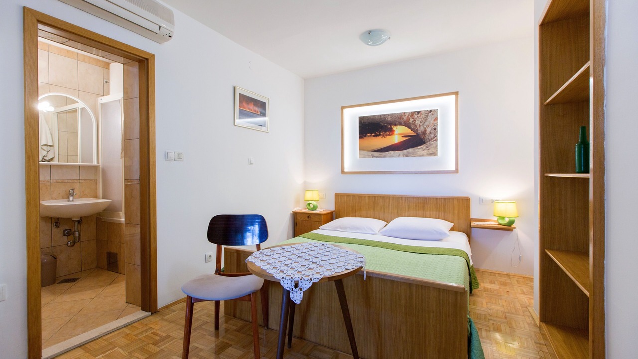 Photo of Bedroom in Brela
