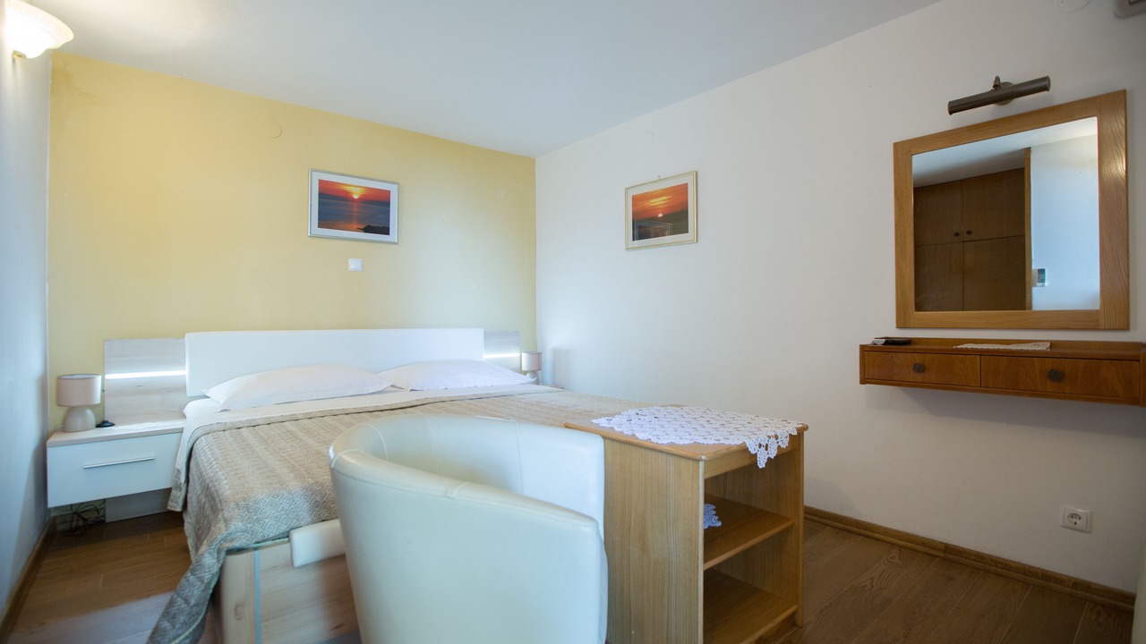 Photo of Bedroom in Brela