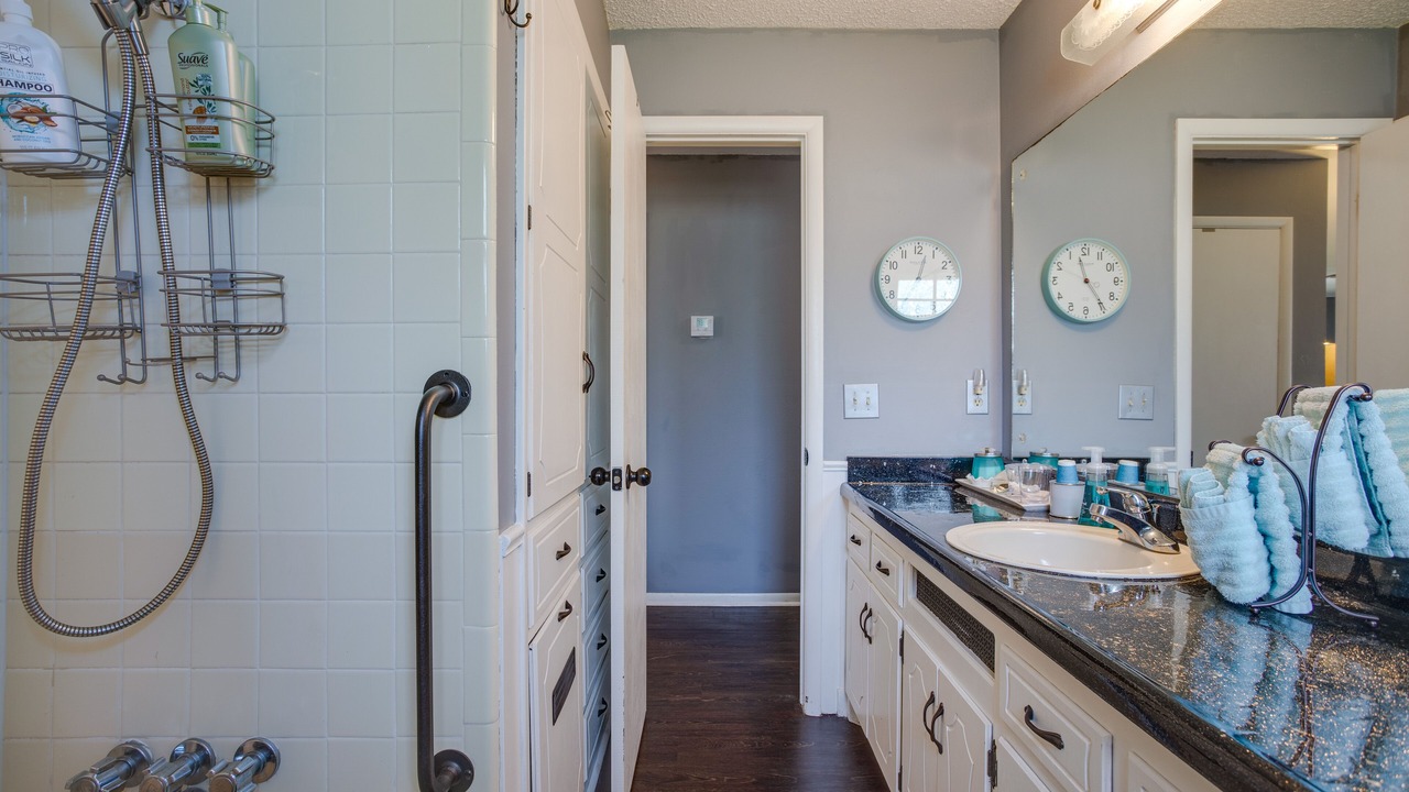 Photo of Bathroom in Norman