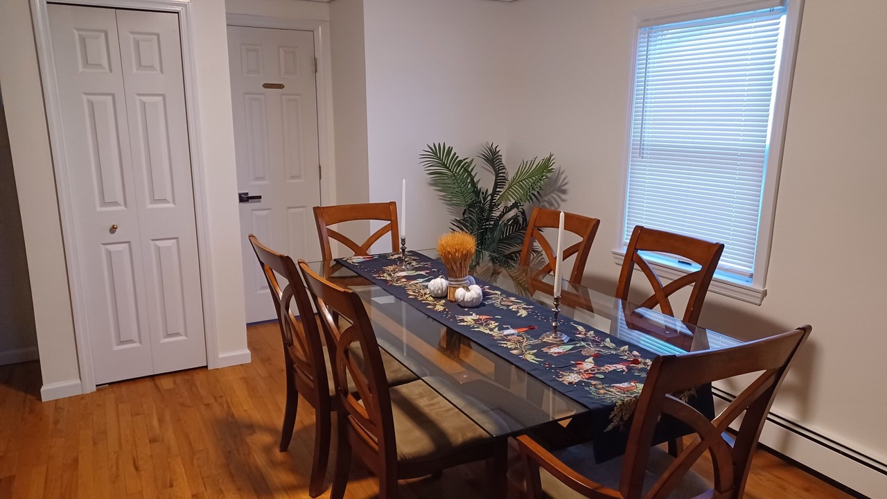 Photo of Livingroom in Shirley