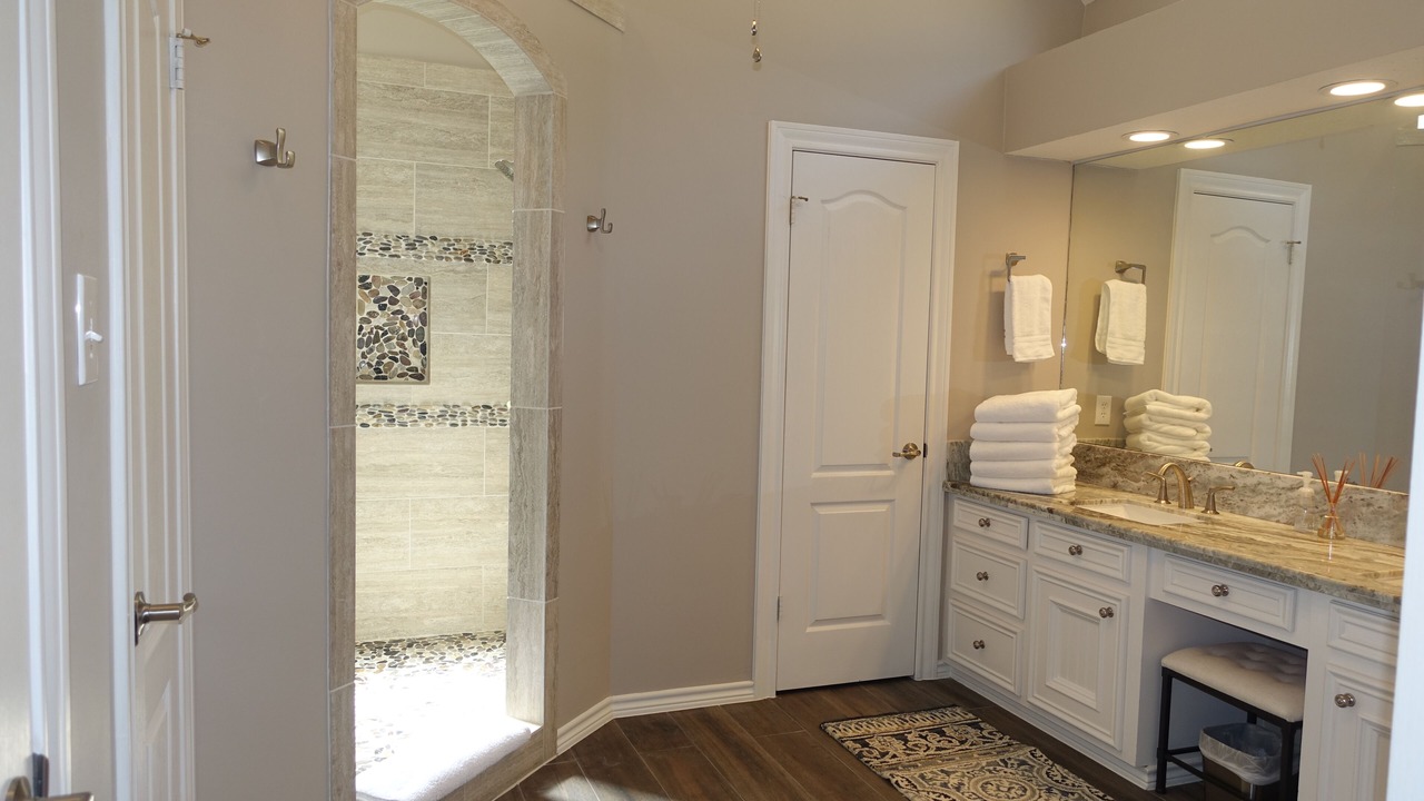 Photo of Bathroom in Walden on Lake Conroe