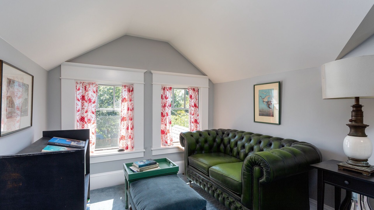 Photo of Livingroom in Sunnyside