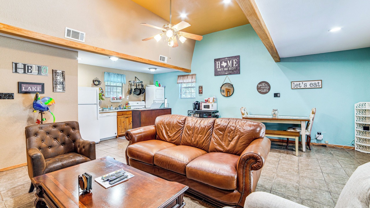 Photo of Livingroom in Pottsboro