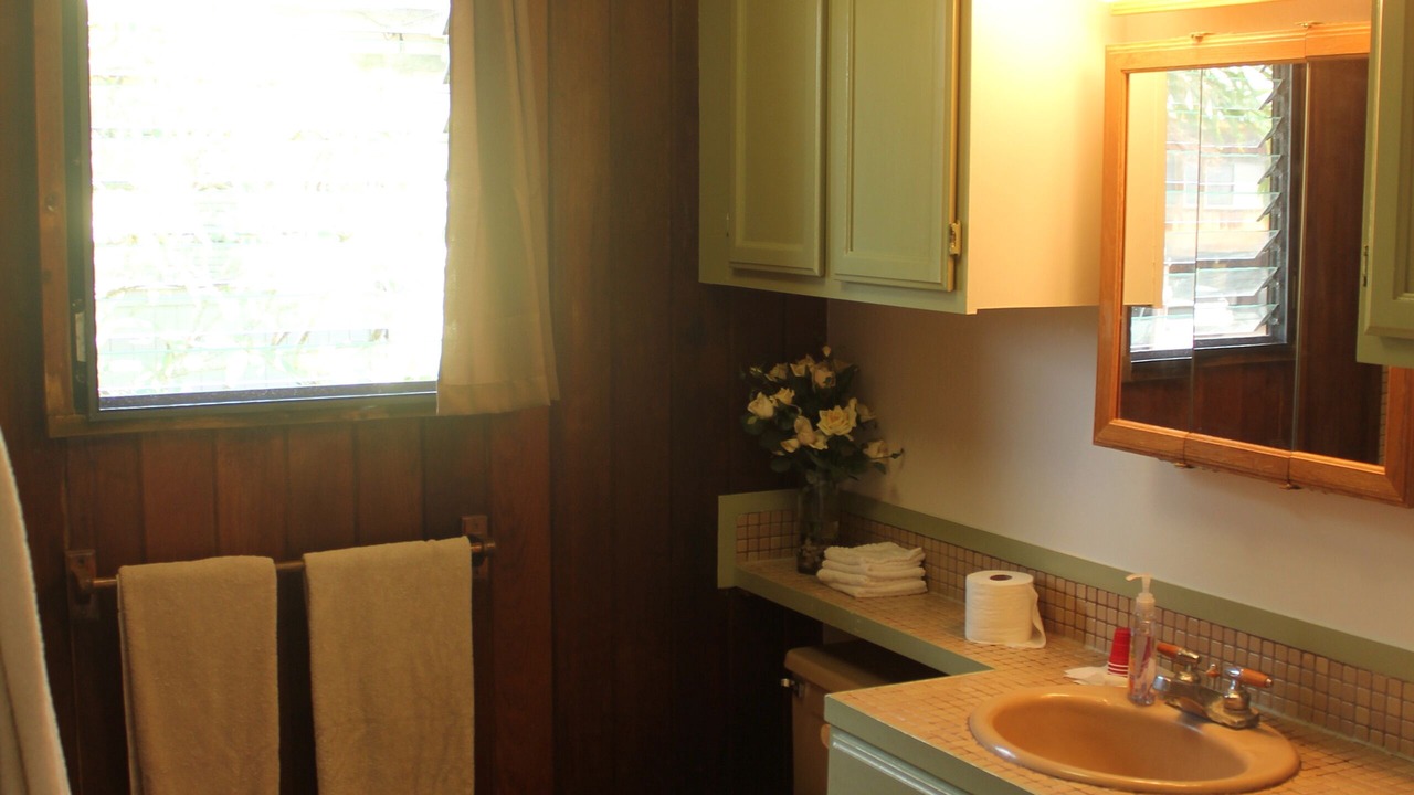 Photo of Bathroom in Mokuleia