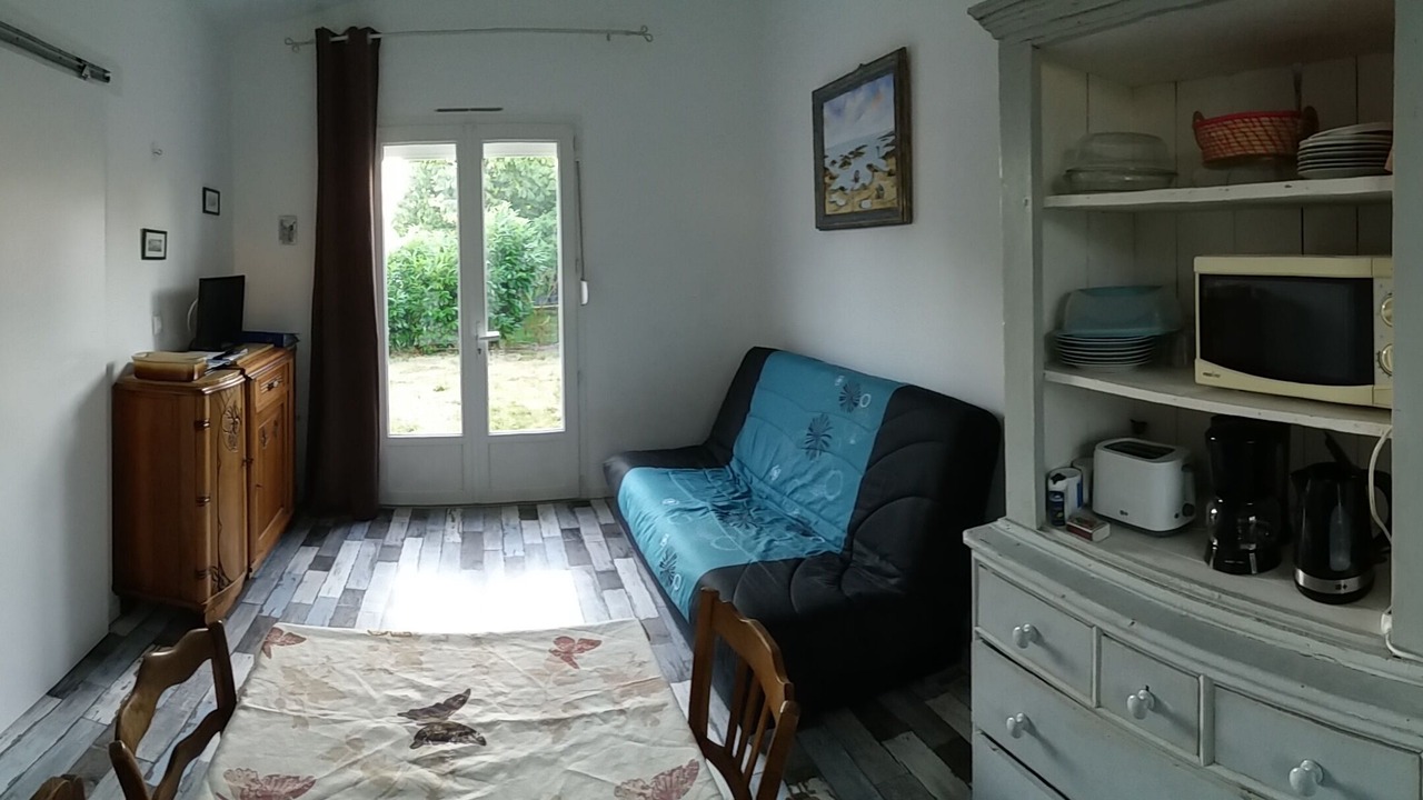 Photo of Livingroom in Charron