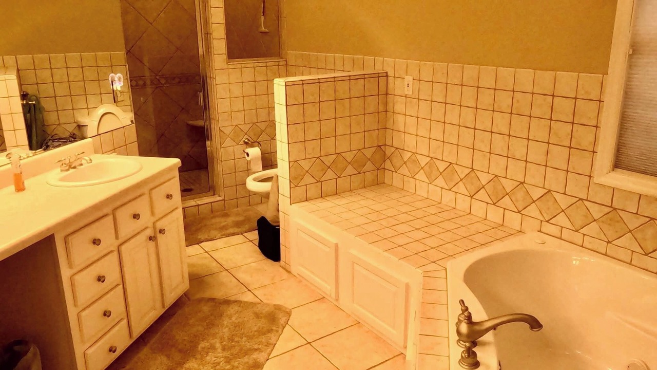Photo of Bathroom in La Follette