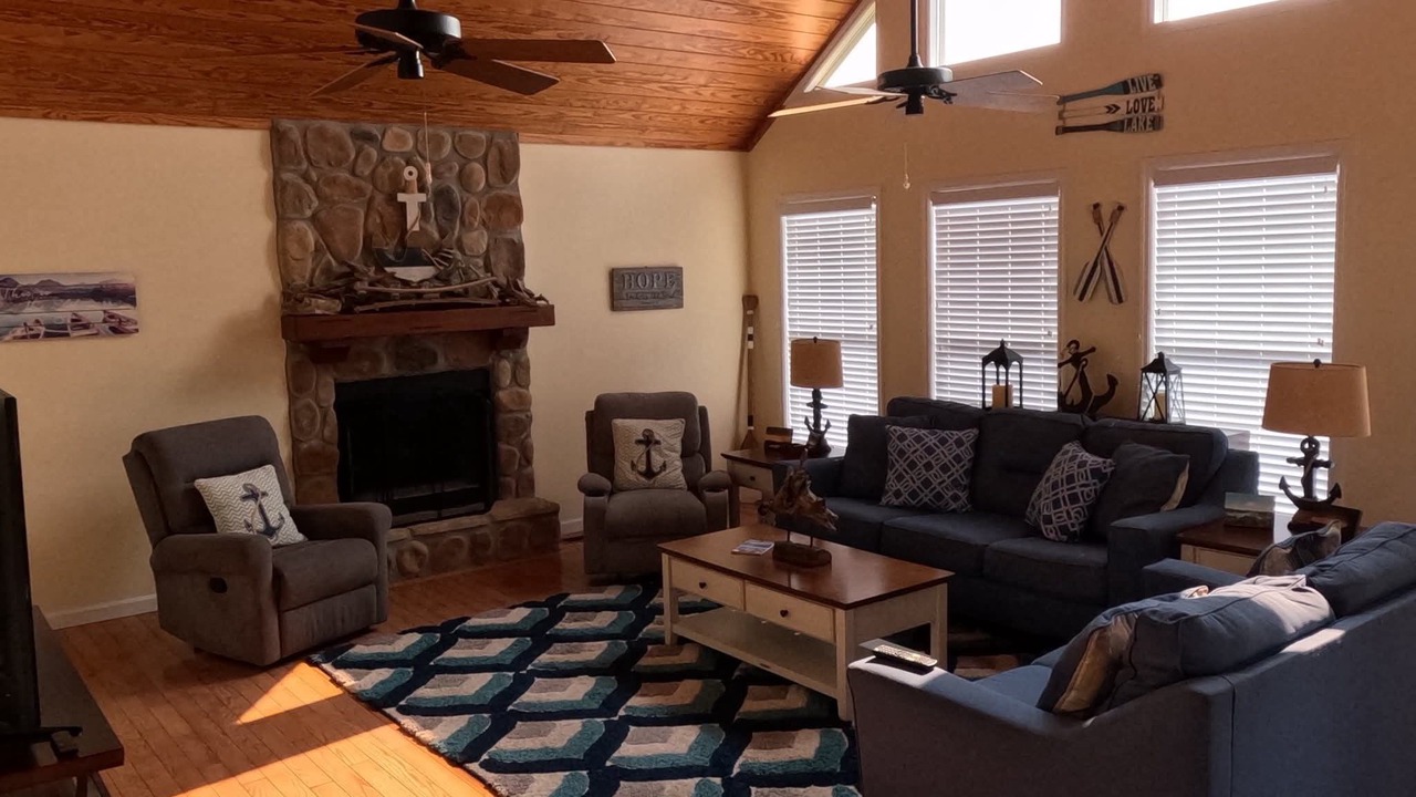 Photo of Livingroom in La Follette
