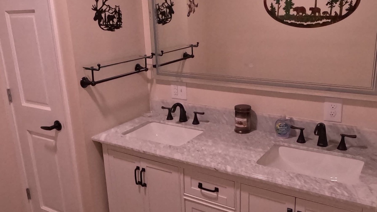 Photo of Bathroom in La Follette