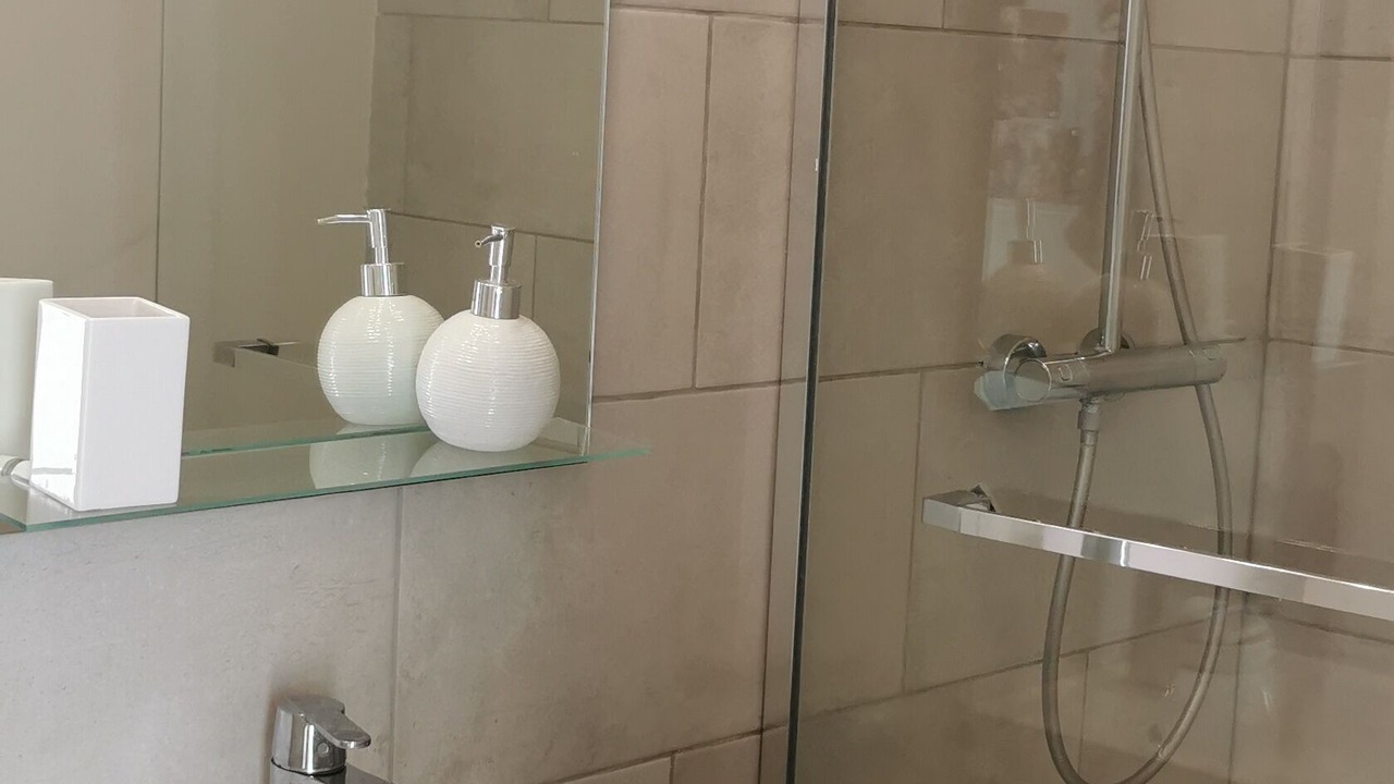 Photo of Bathroom in Ganges