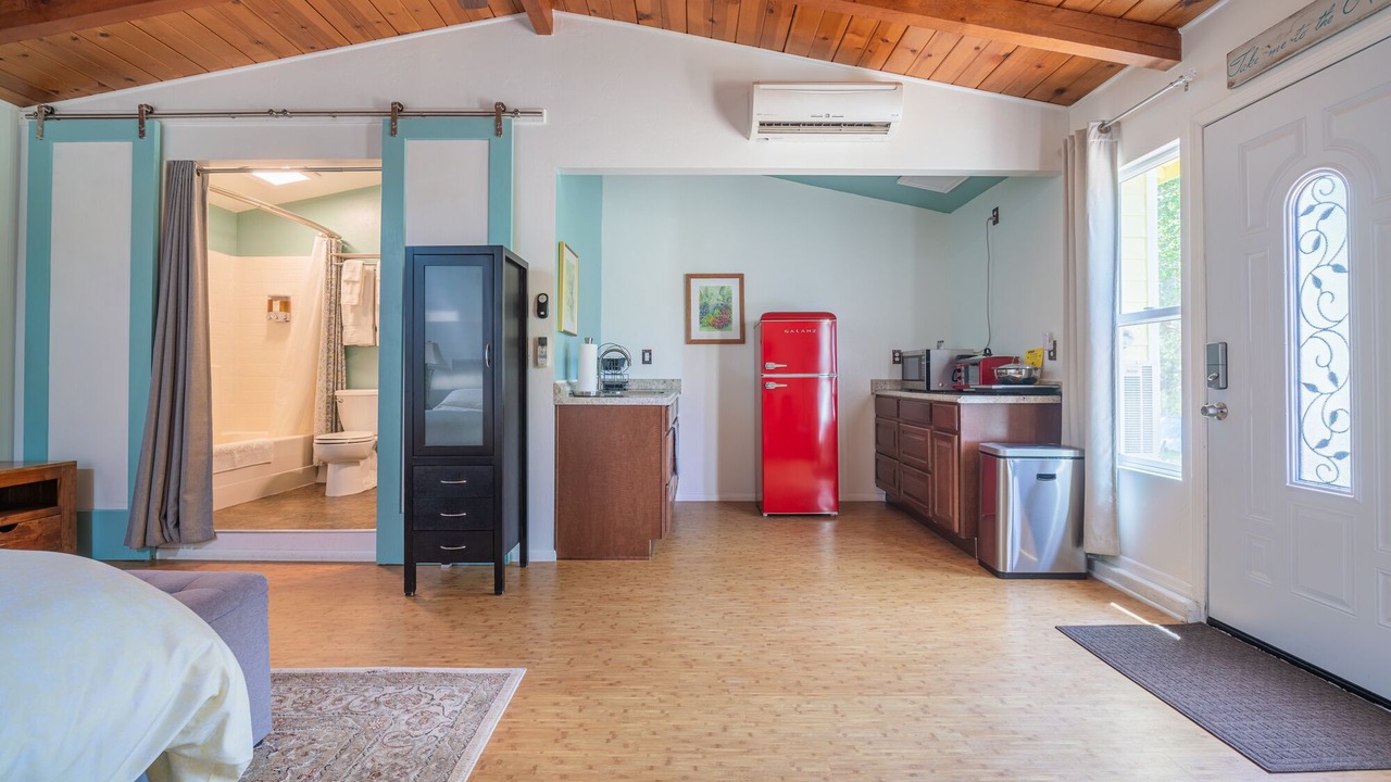 Photo of Others in Big Bar