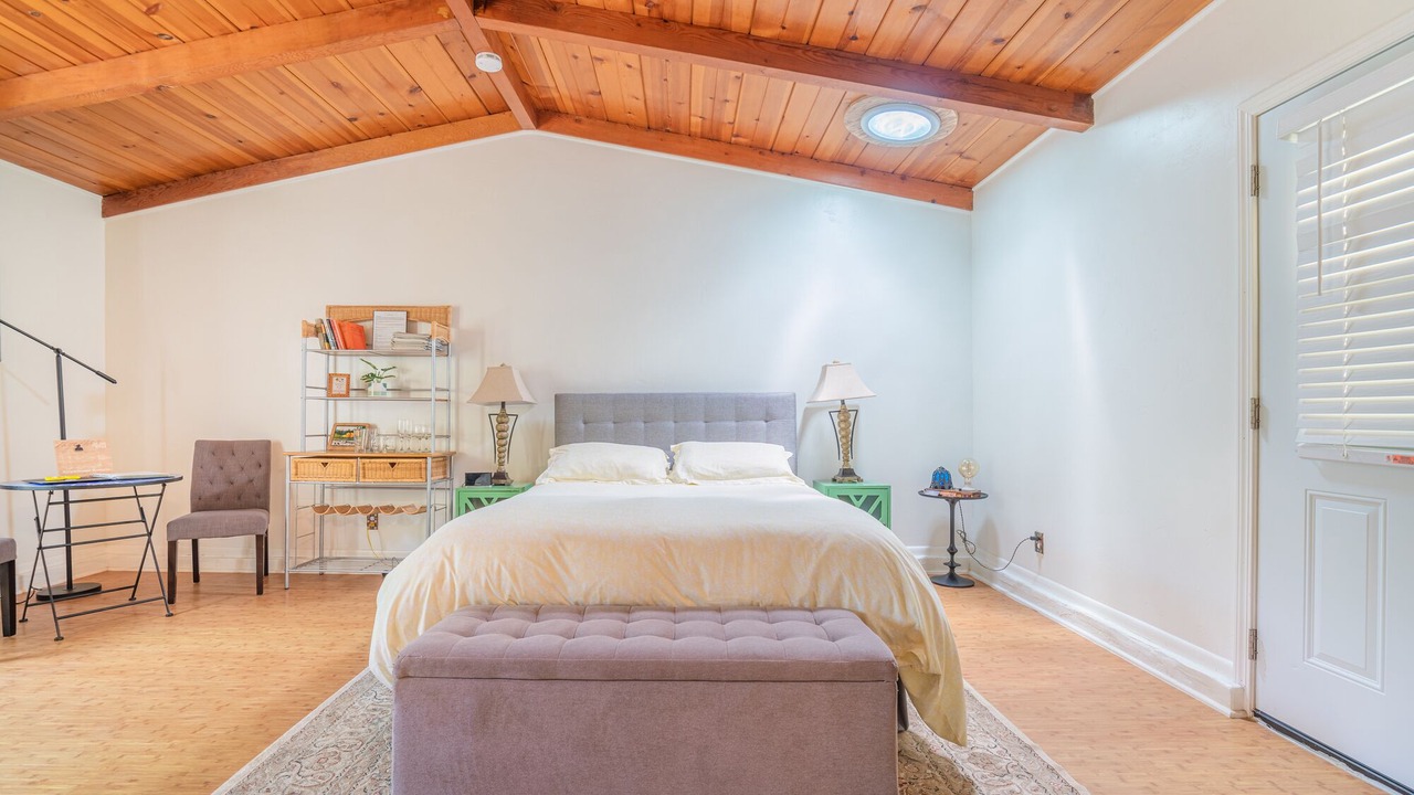 Photo of Others in Big Bar