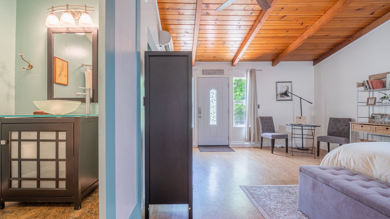 Photo of Bedroom in Big Bar