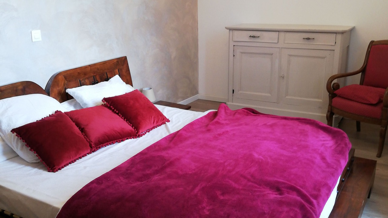 Photo of Bedroom in Villeneuve-sur-Vere