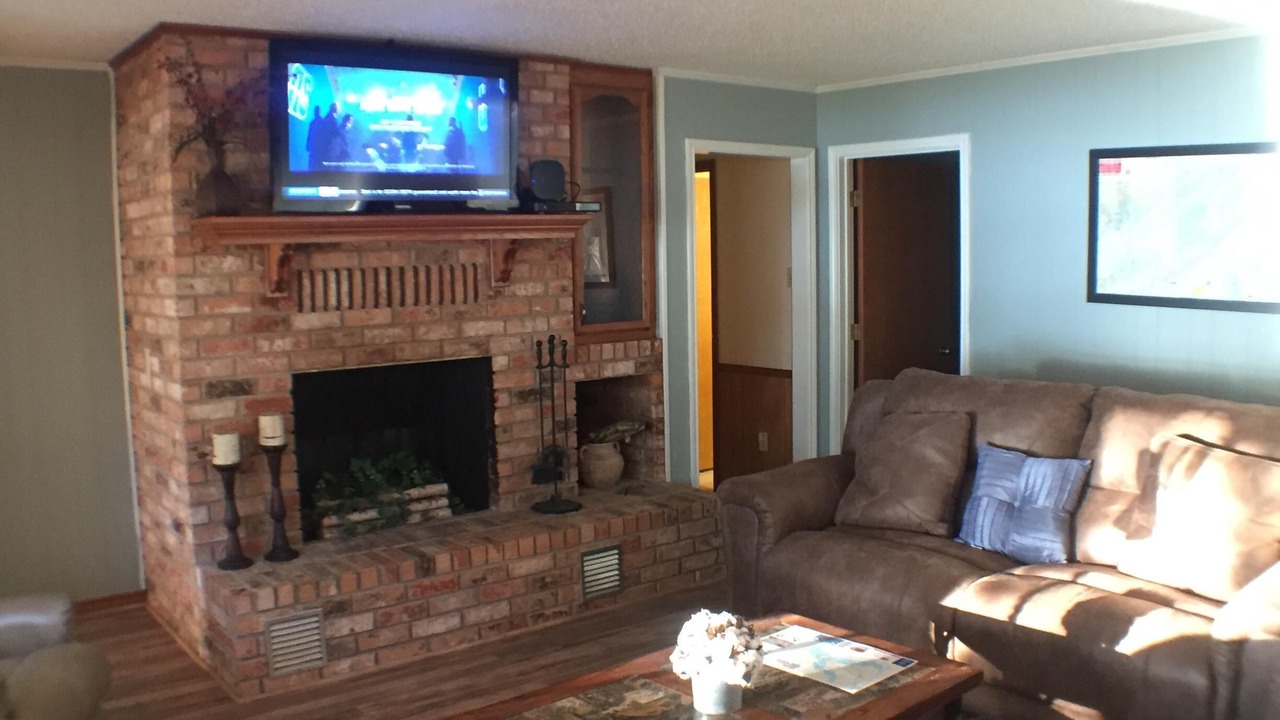 Photo of Bedroom in StarCrest Estates