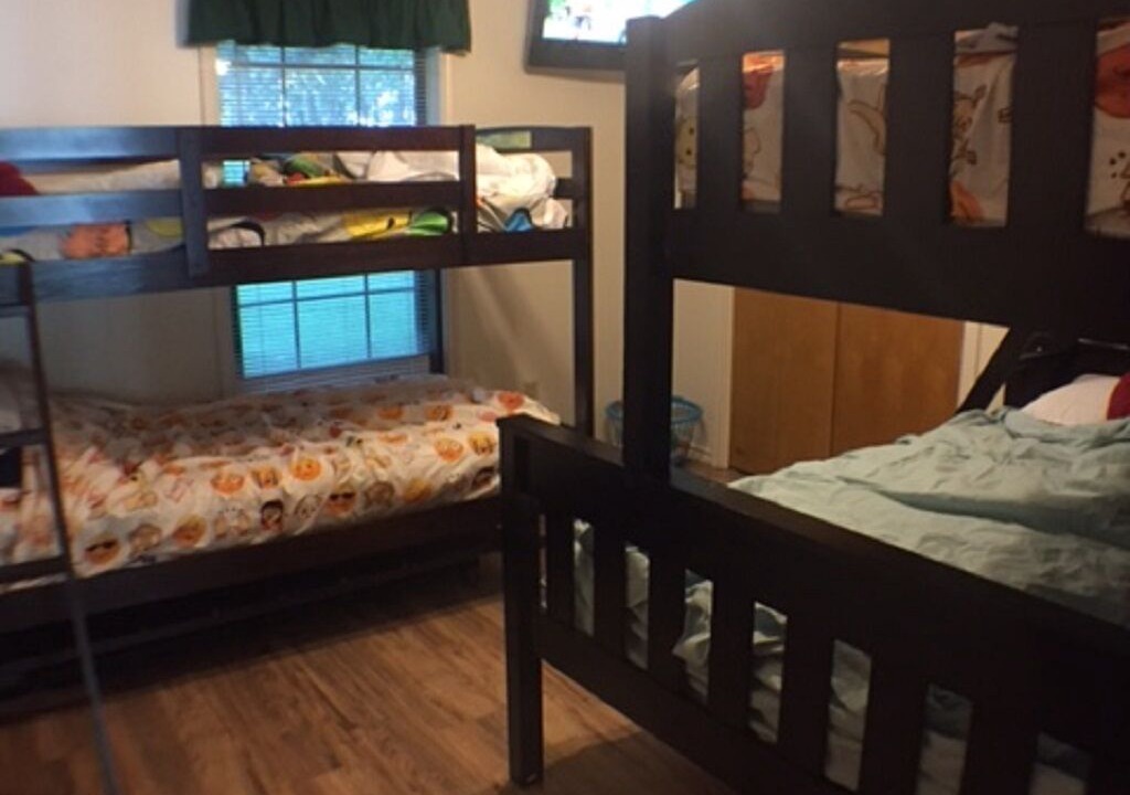 Photo of Bedroom in StarCrest Estates