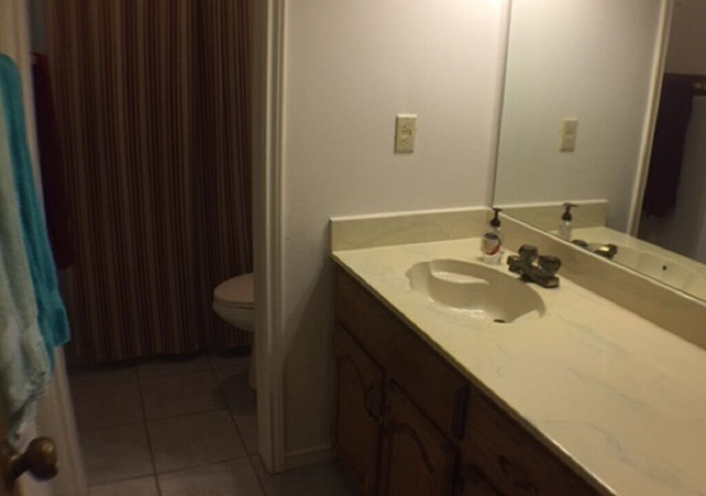 Photo of Bathroom in StarCrest Estates