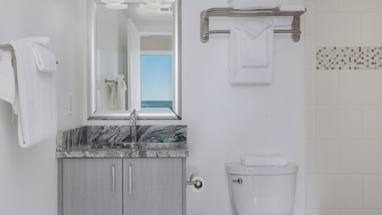Photo of Bathroom in Treasure Island