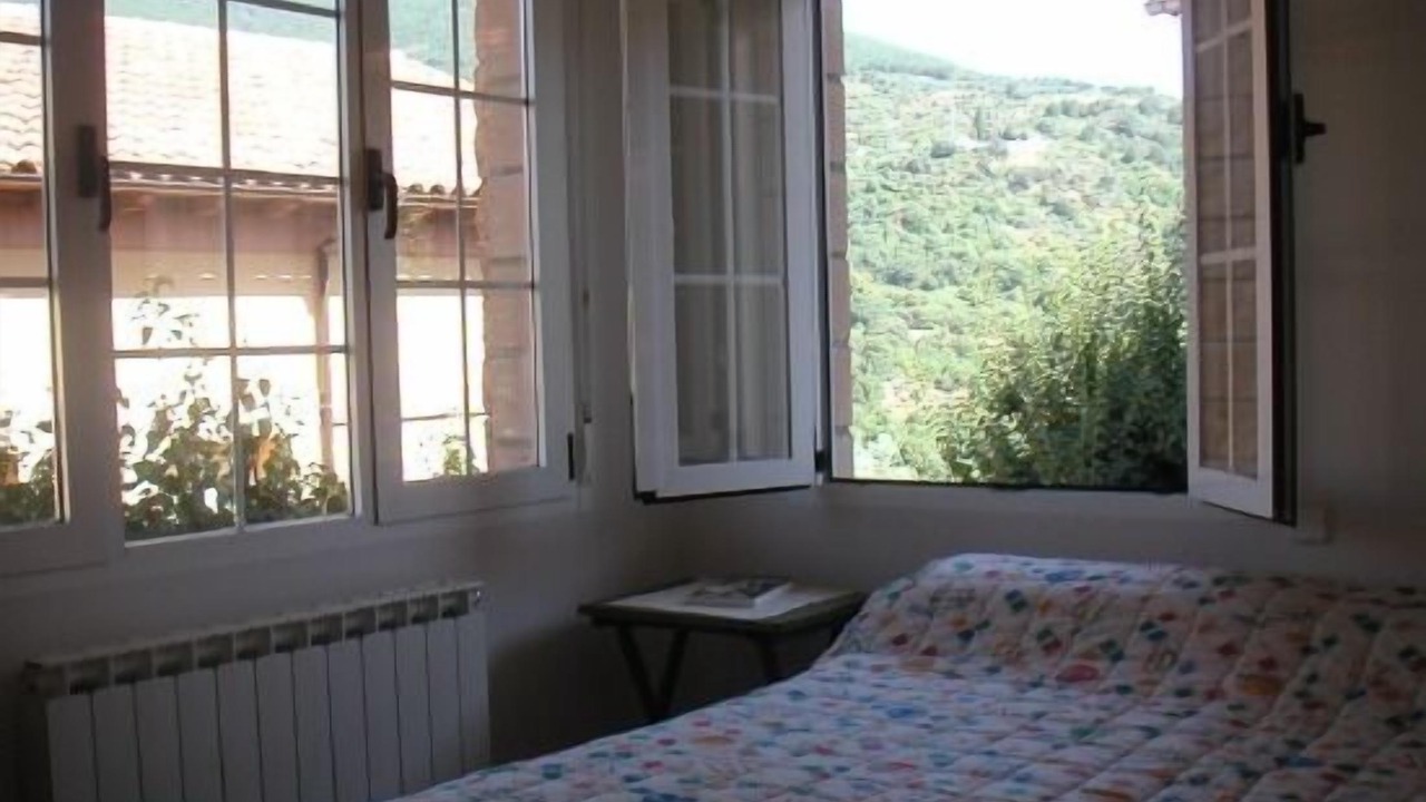 Photo of Bedroom in Mombeltran