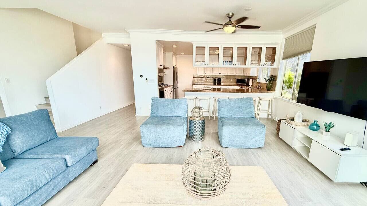 Photo of Livingroom in South Oceanside