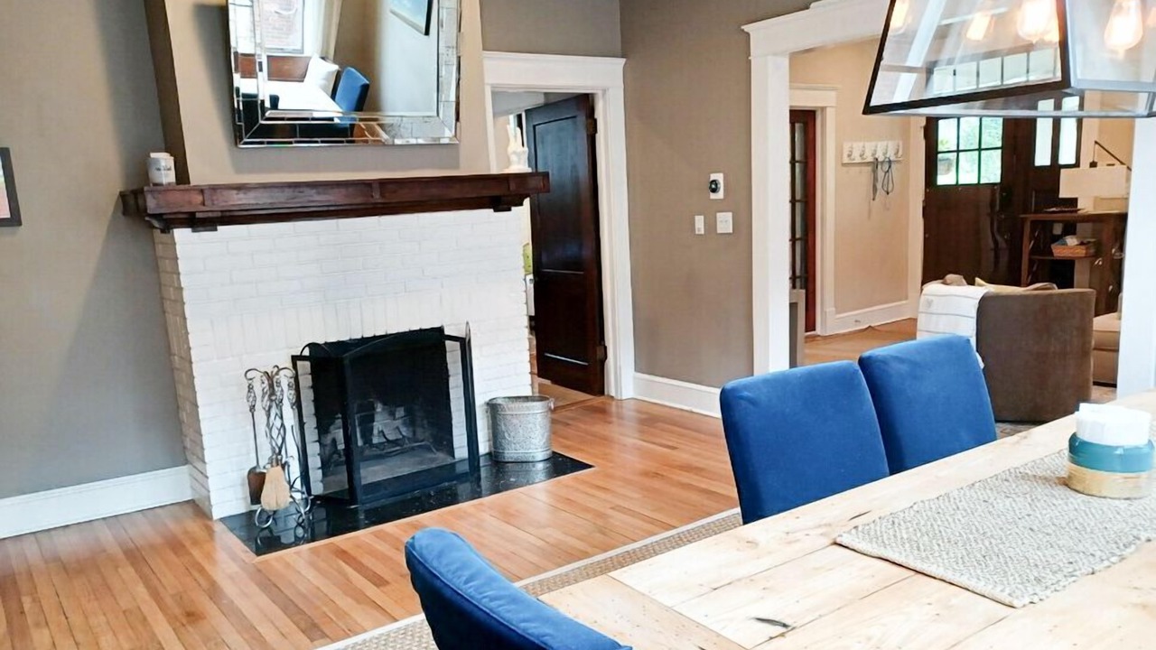 Photo of Livingroom in Virginia Highland