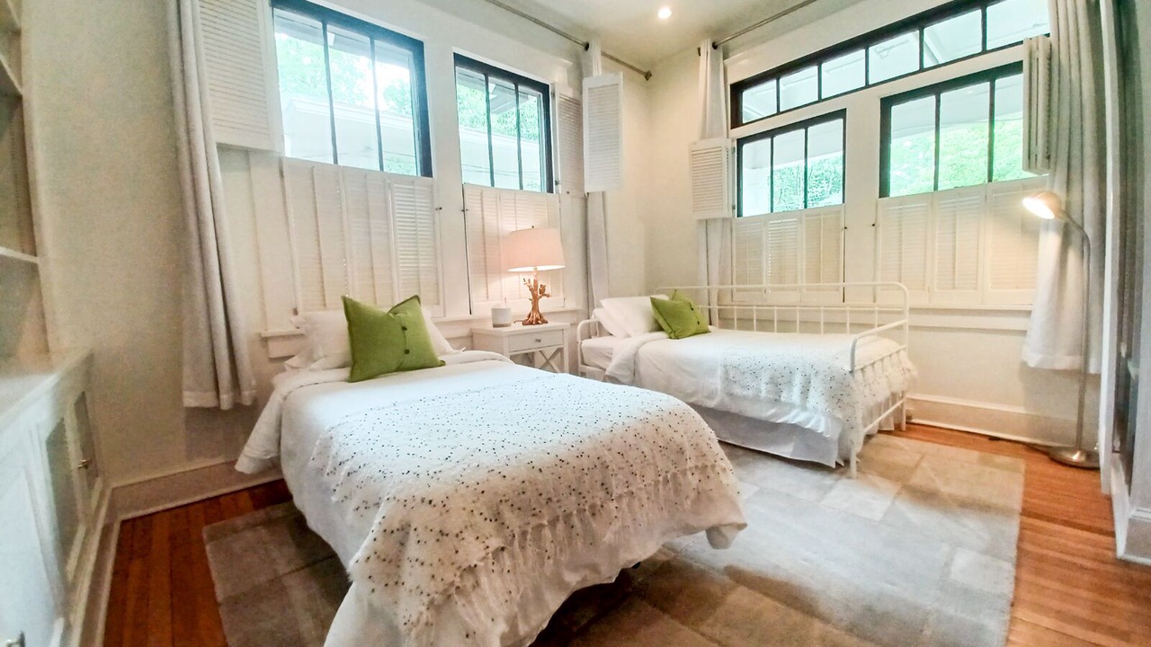 Photo of Others in Virginia Highland