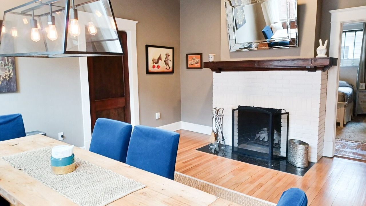 Photo of Livingroom in Virginia Highland