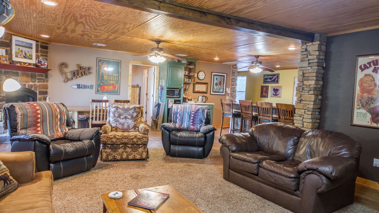 Photo of Livingroom in Shawnee