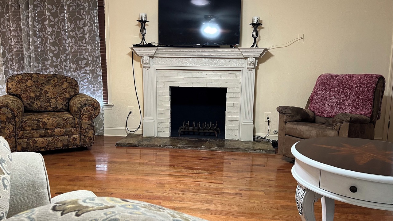Photo of Livingroom in Broken Arrow