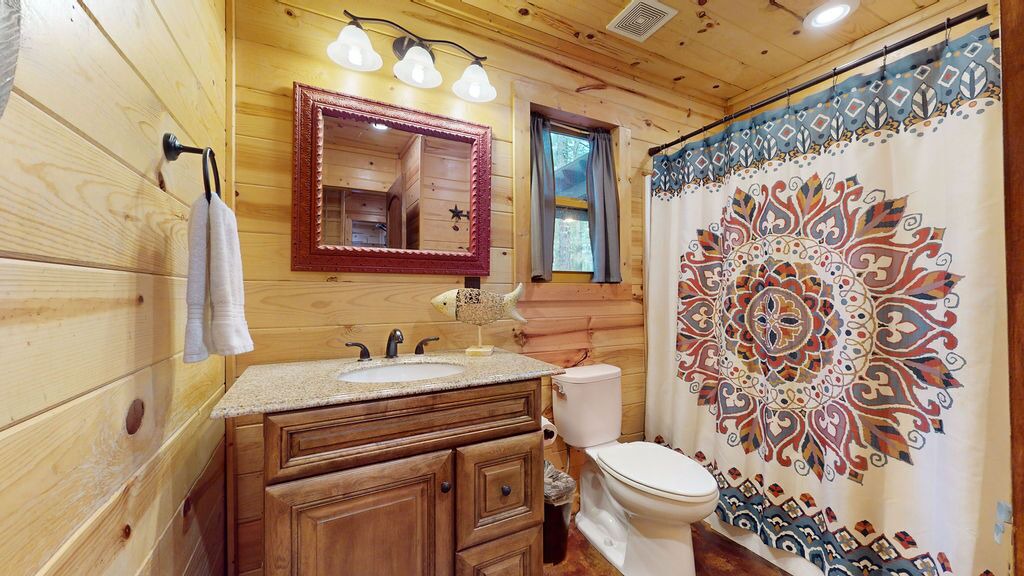 Photo of Bathroom in Broken Bow