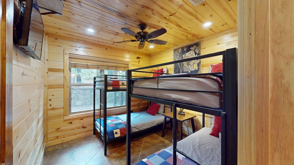 Photo of Bedroom in Broken Bow