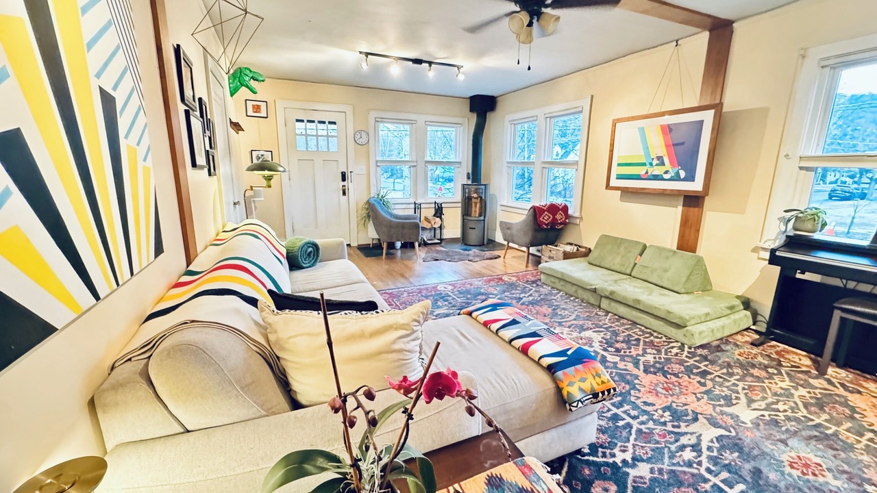Photo of Livingroom in Ithaca