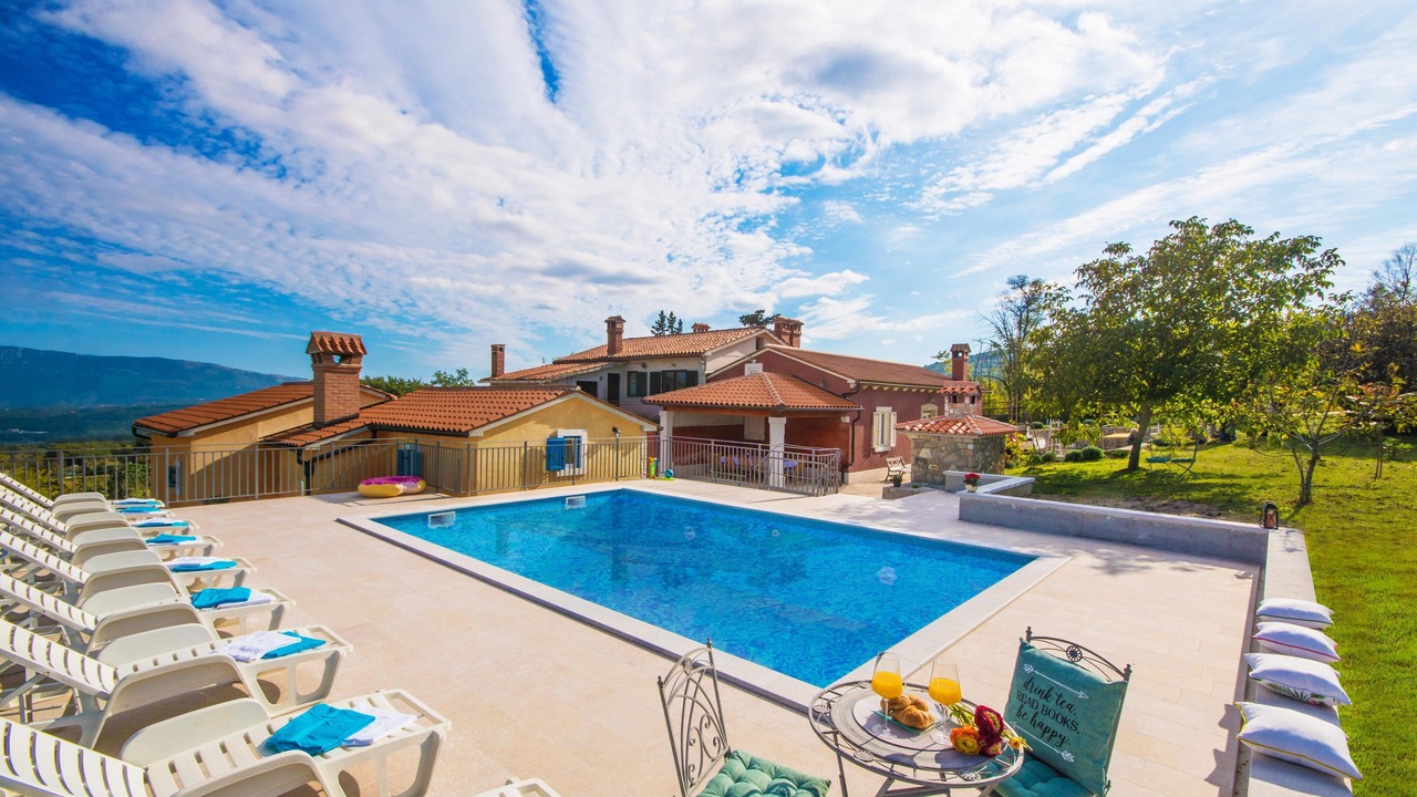 Photo of Outdoor in Pican