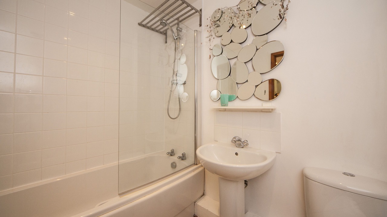 Photo of Bathroom in Mawgan Porth